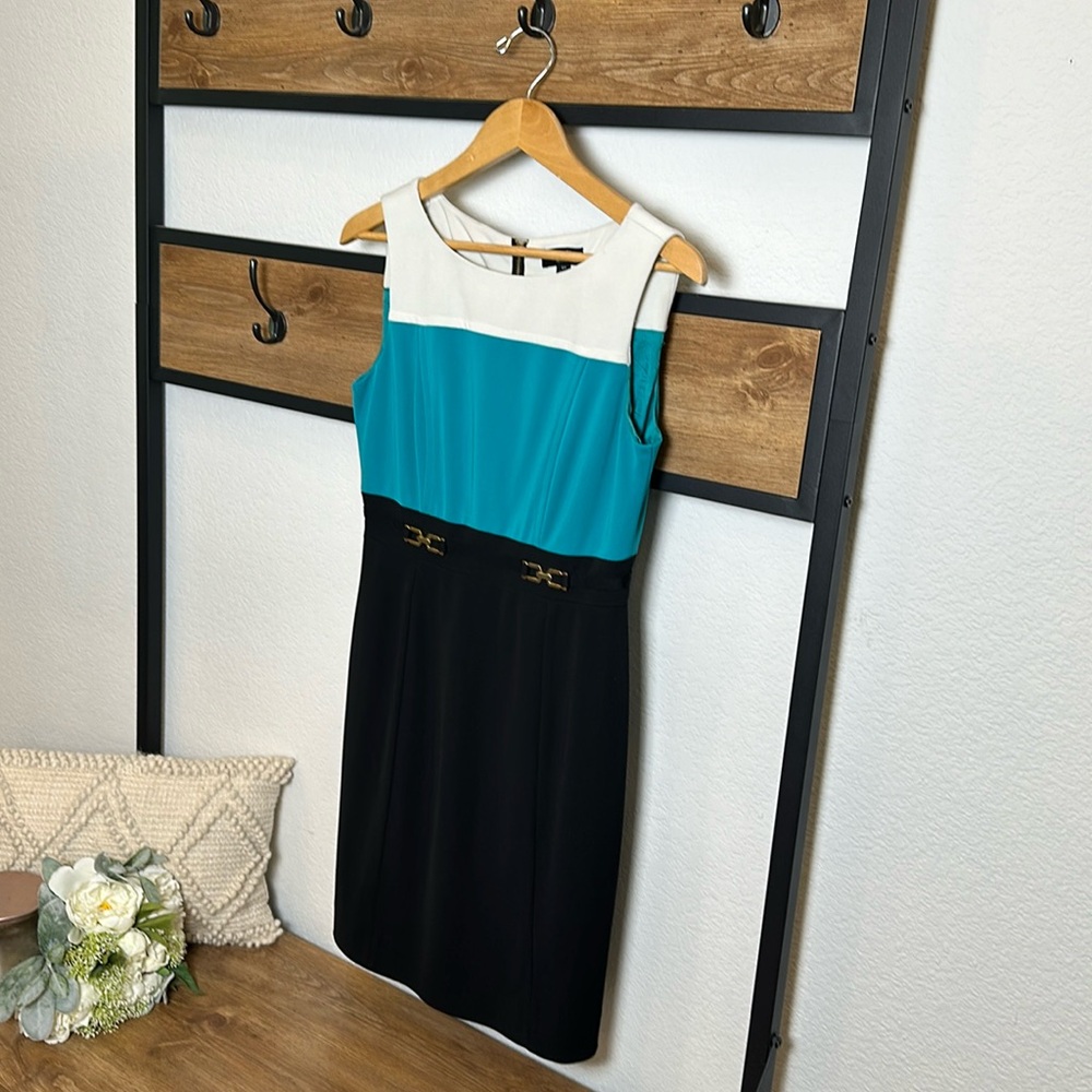 Tahari Lined dress size 6 - fully lined with stretch